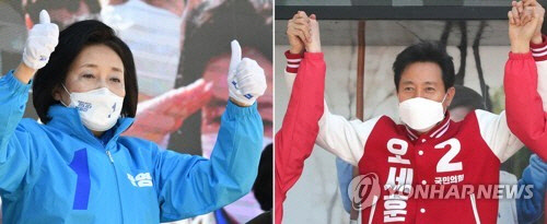 더불어민주당 박영선 서울시장 후보(왼쪽)가 30일 서울 성동구 왕십리역 광장에서, 국민의힘 오세훈 서울시장 후보가 영등포역 광장에서 각각 지지를 호소하고 있다.  [국회사진기자단]